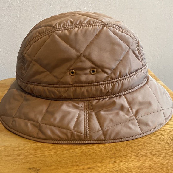 BURBERRY QUILTED BUCKET HAT, SIZE LARGE NWT - Picture 4 of 10